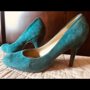 Jessica Simpson teal pumps